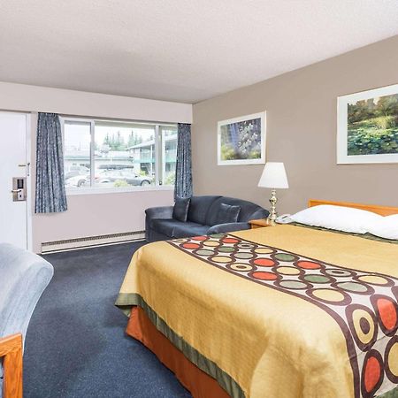 Super 8 By Wyndham Quesnel Bc Otel Dış mekan fotoğraf