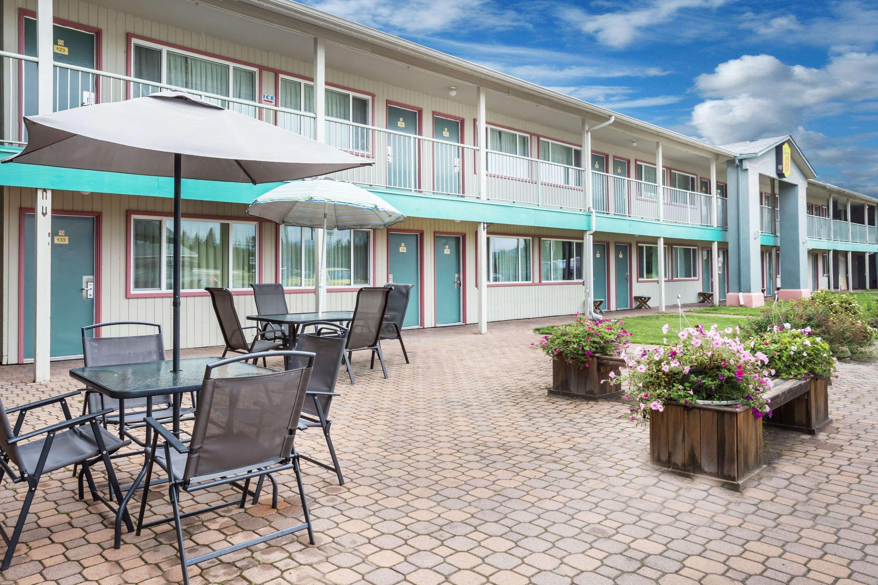 Super 8 By Wyndham Quesnel Bc Otel Dış mekan fotoğraf