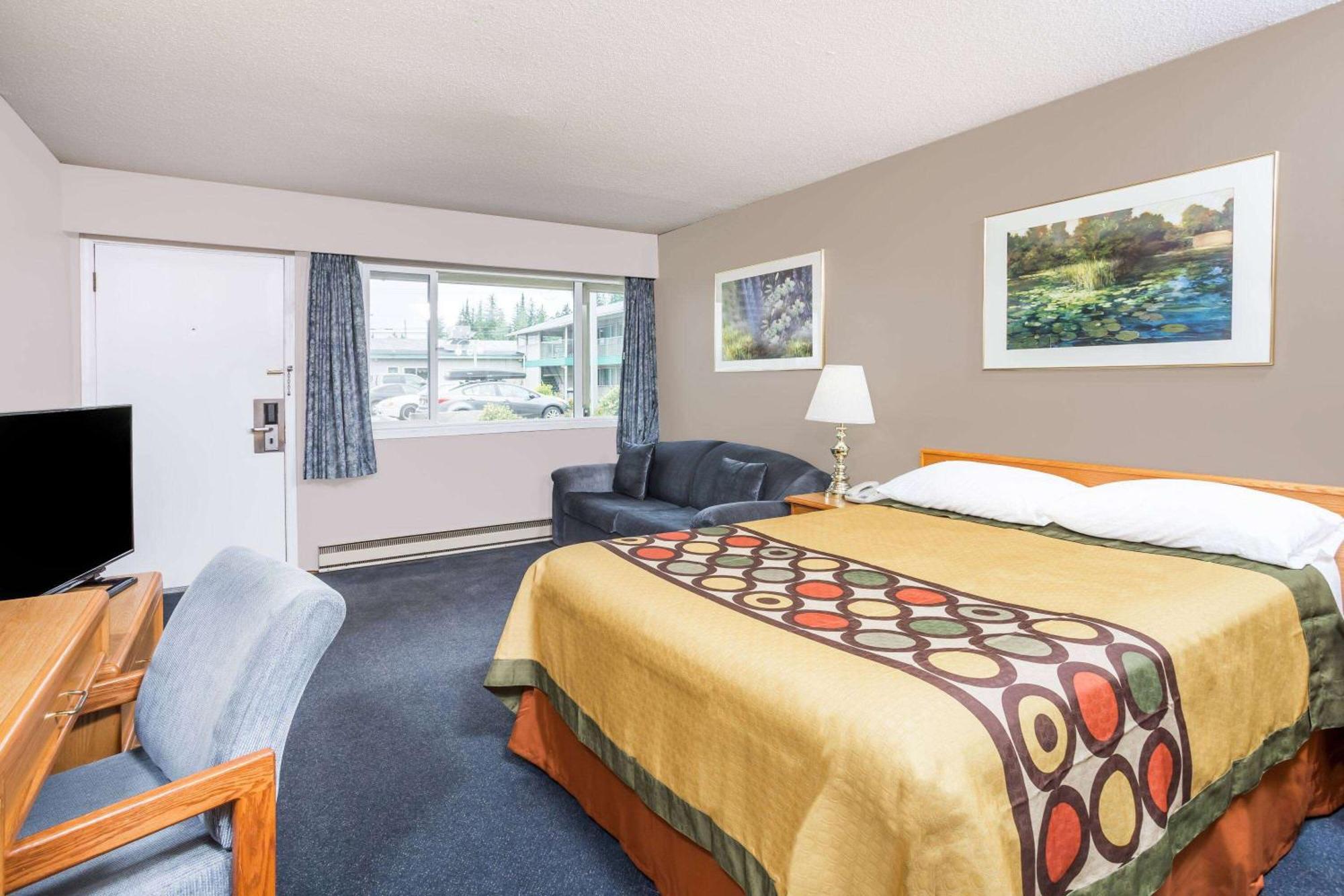 Super 8 By Wyndham Quesnel Bc Otel Dış mekan fotoğraf