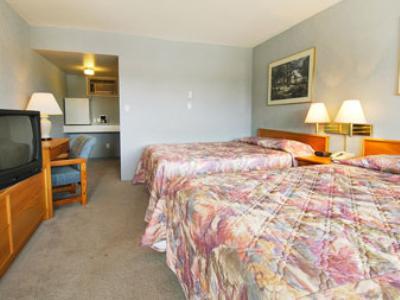 Super 8 By Wyndham Quesnel Bc Otel Dış mekan fotoğraf